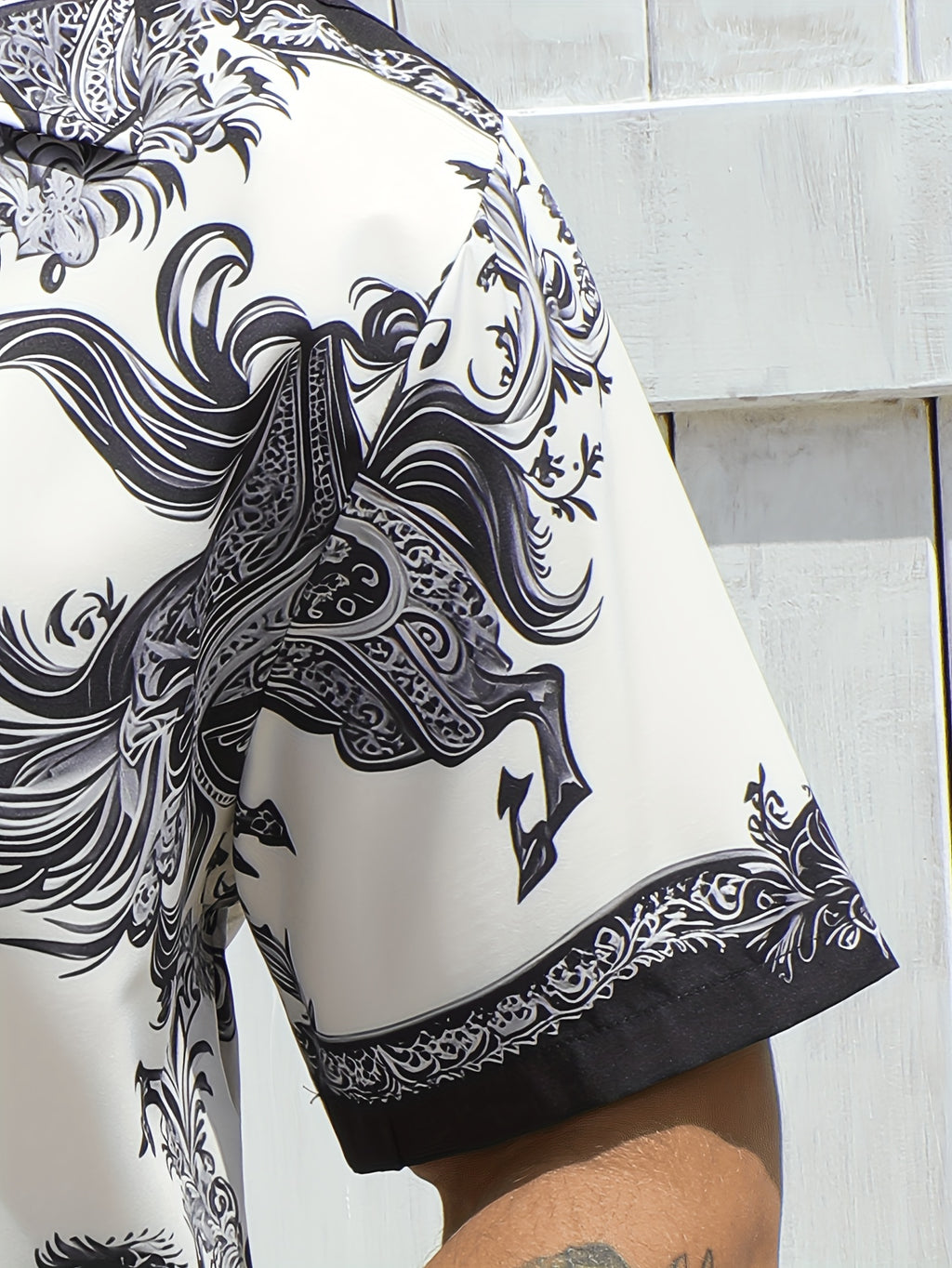 Camisa masculina de manga curta com estampa de cavalo